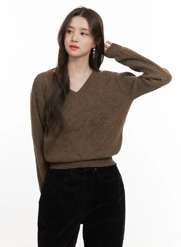 Essential V-Neck Sweater CJ515